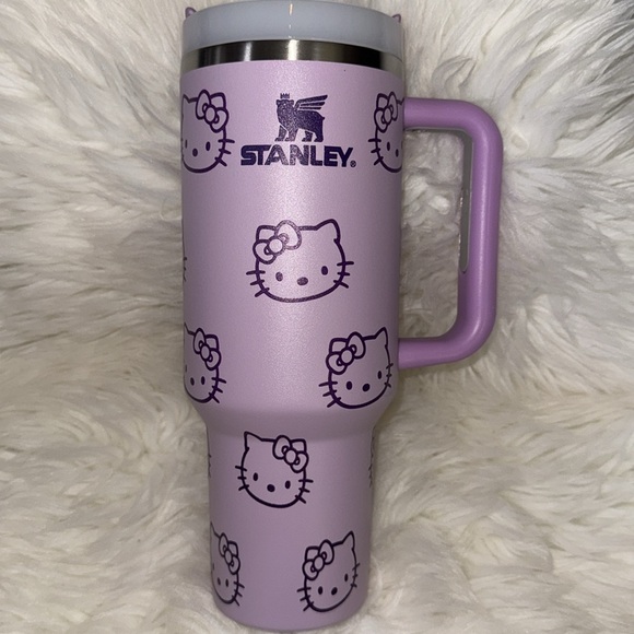 Stanley X Hello Kitty 40oz Tumbler NEW - Picture 2 of 7